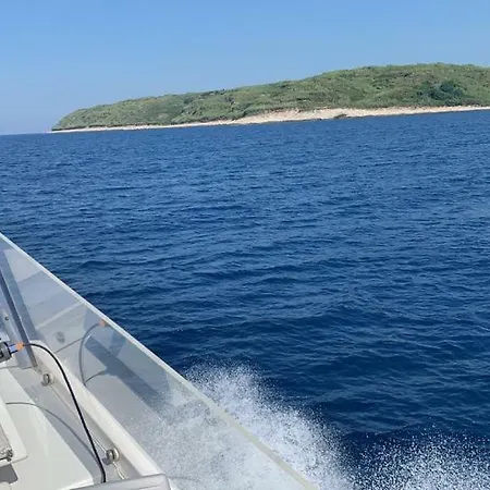 Yacht Miss Novigrad Istria