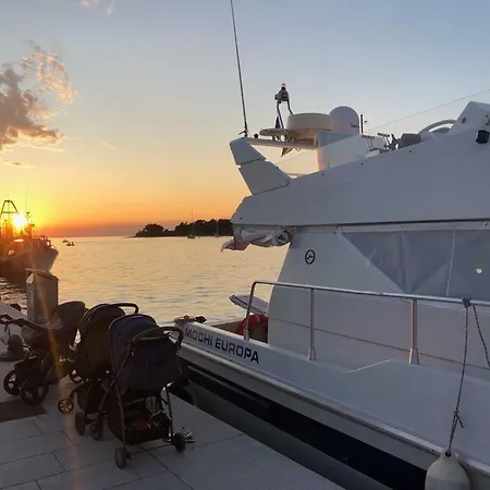 Yacht Miss Botel *