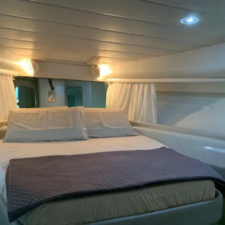 Botel Yacht Miss *