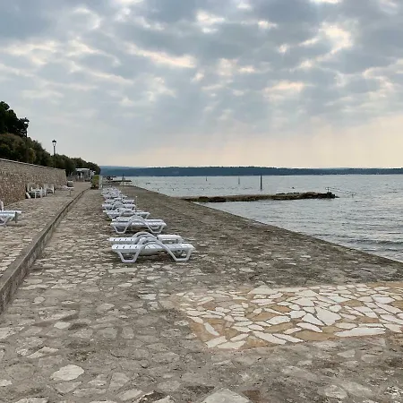 Yacht Miss Hotel na wodzie